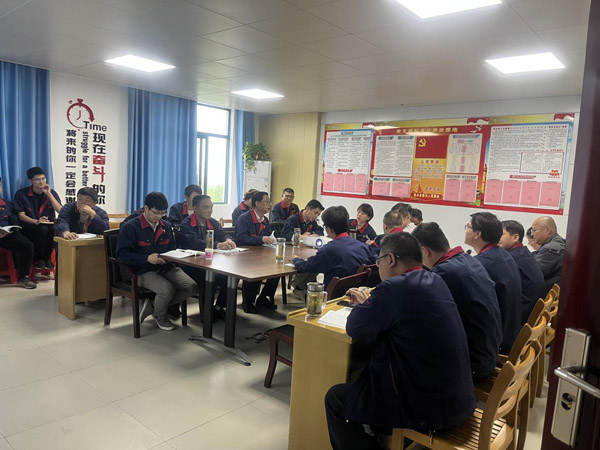 王伍升到建材研究室、建材公司調(diào)研